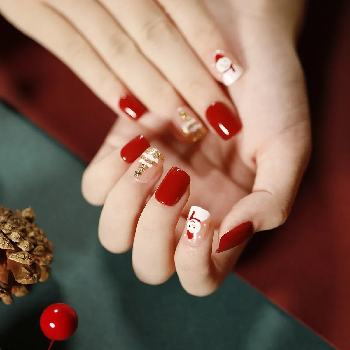 Gold Powder Christmas Fake Nails-19