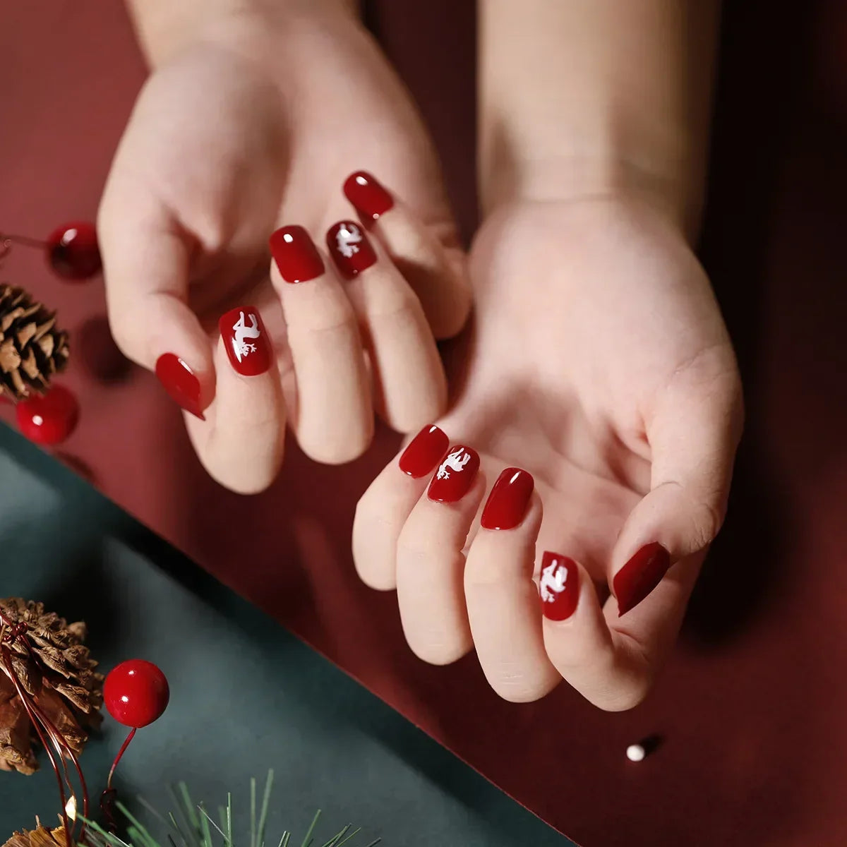 Gold Powder Christmas Fake Nails-37