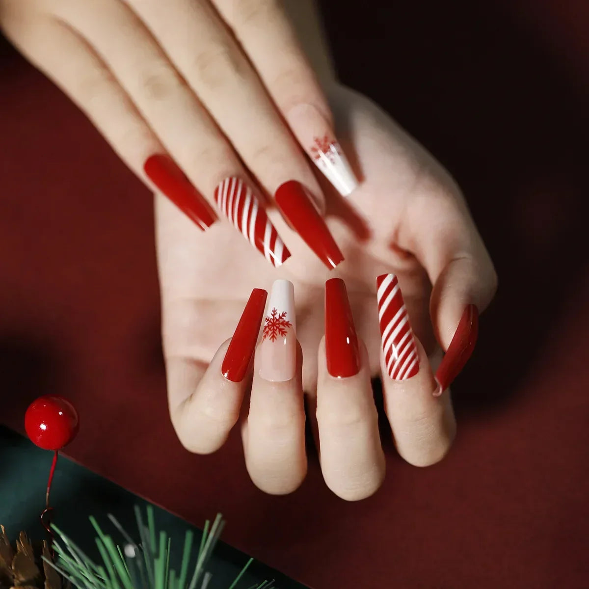 Gold Powder Christmas Fake Nails-54